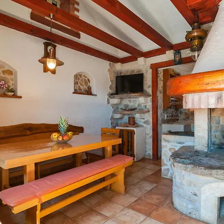 Prázdninový dům Pet Friendly In Selca (Brac)