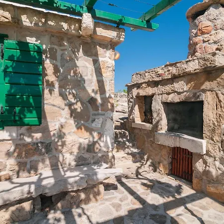 Hébergement de vacances 2 Bedroom In Selca (Brac)
