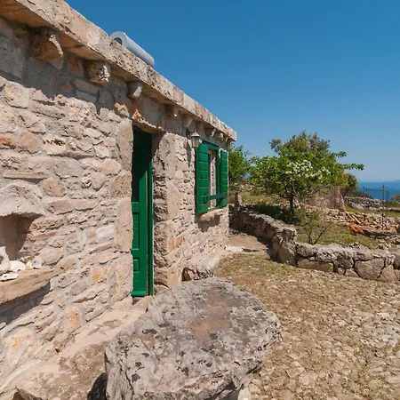 2 Bedroom In Hébergement de vacances Selca (Brac)