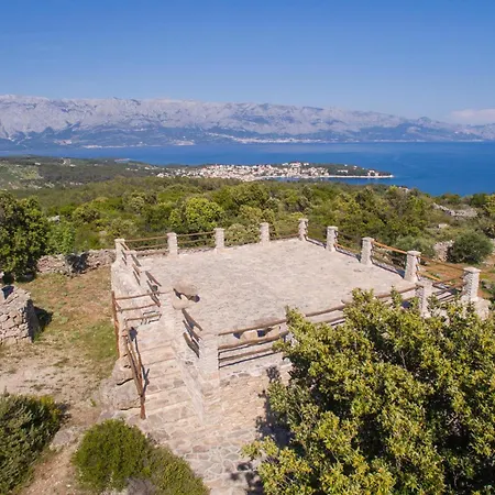 Hébergement de vacances 2 Bedroom In Selca (Brac)
